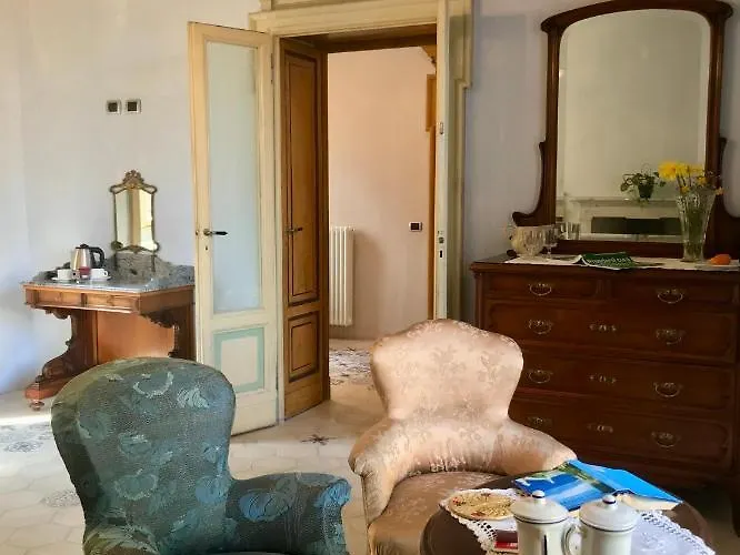 Rosalinda 4* דונגו