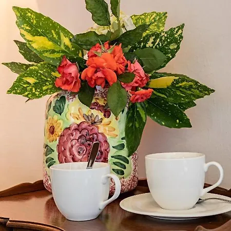 Rosalinda Bed & Breakfast 4*