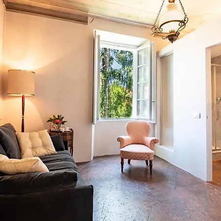 Rosalinda Bed & Breakfast 4*