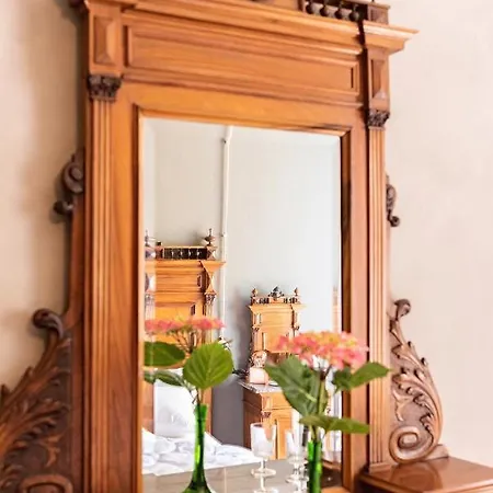 Rosalinda 4*