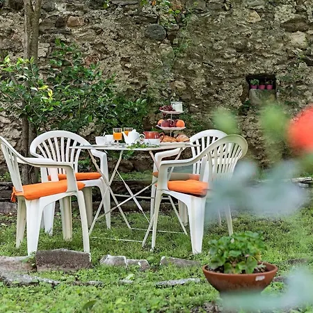 Rosalinda Bed & Breakfast 4*