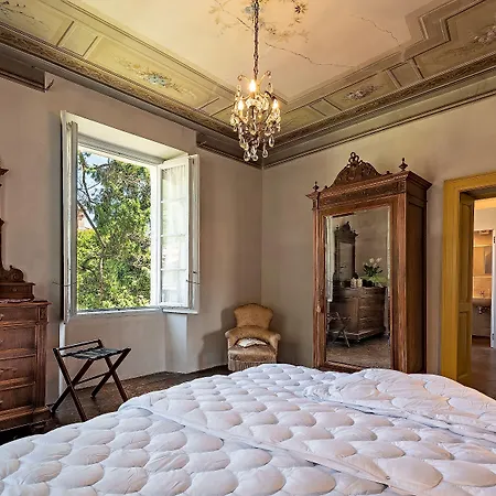 Rosalinda Bed & Breakfast 4*